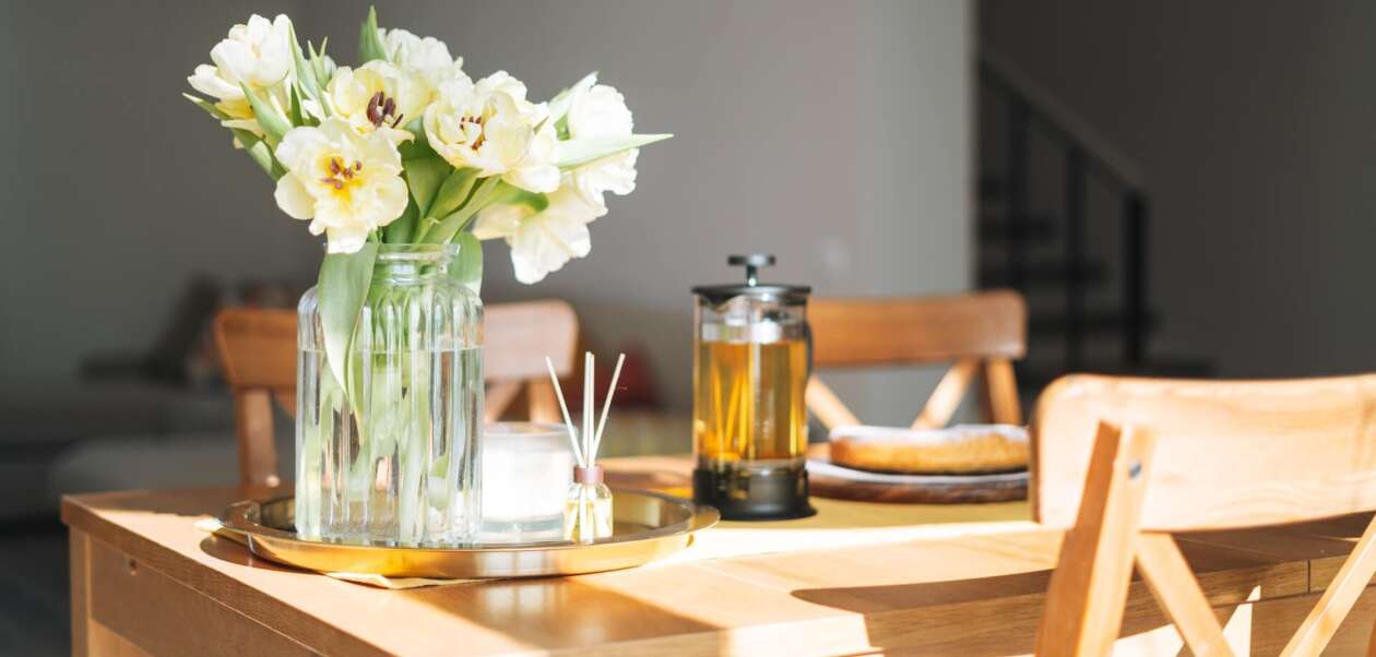 Jaki stół do salonu? Wskazówki